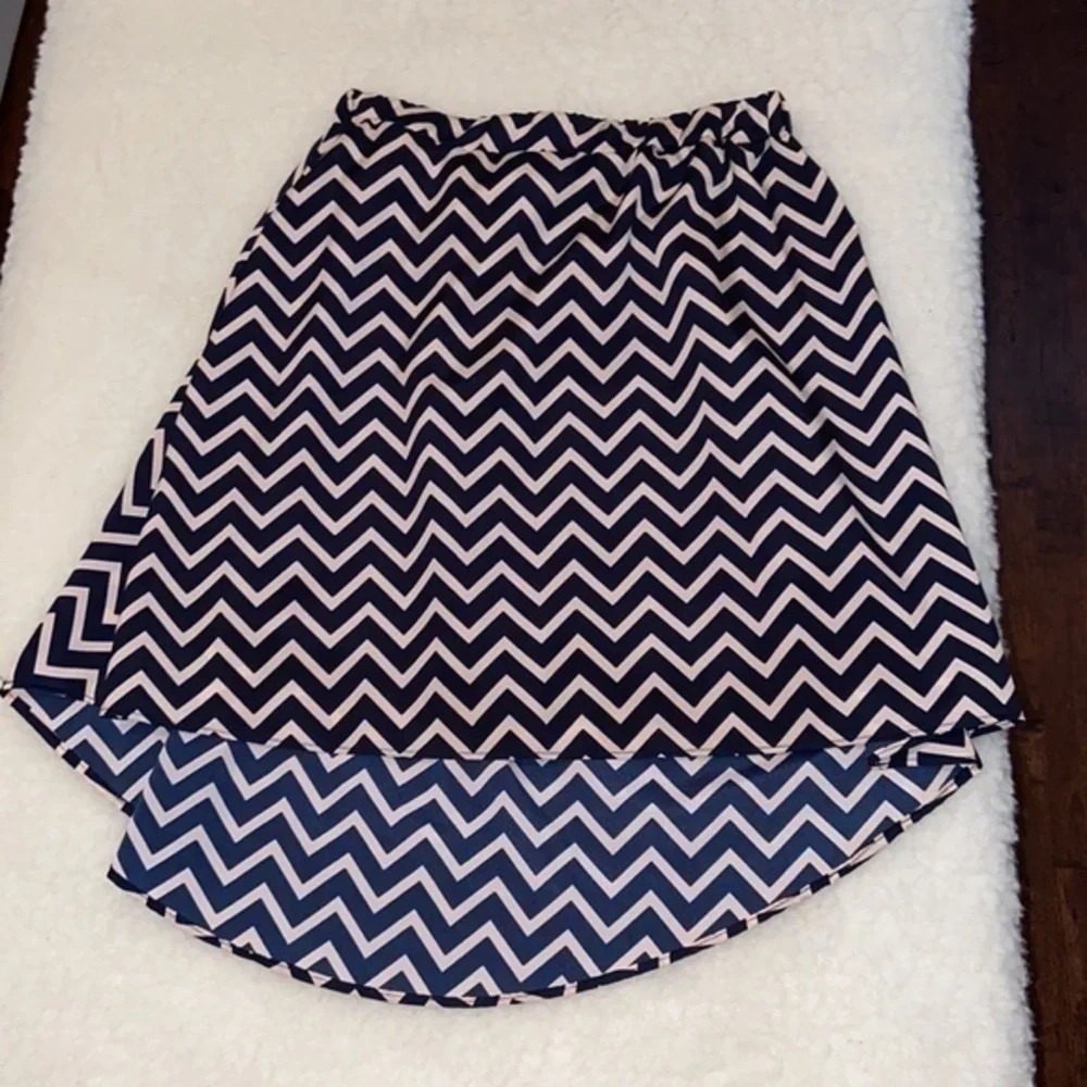 💥 NOBLE U HIGH LOW SKIRT SIZE SMALL NAVY TAN PRINT